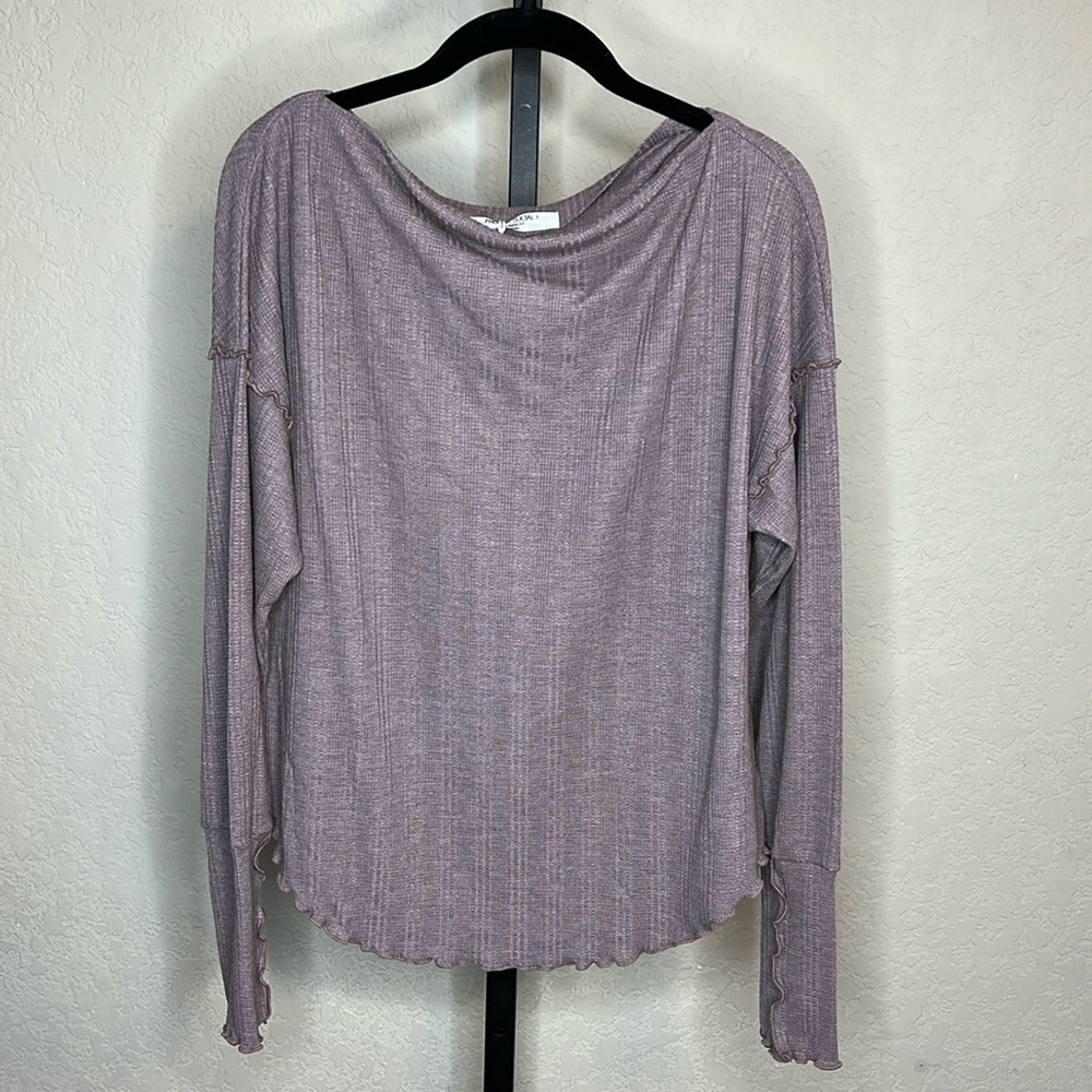 430 Project Social NWT Purple Light Weight Sweater, Size Medium